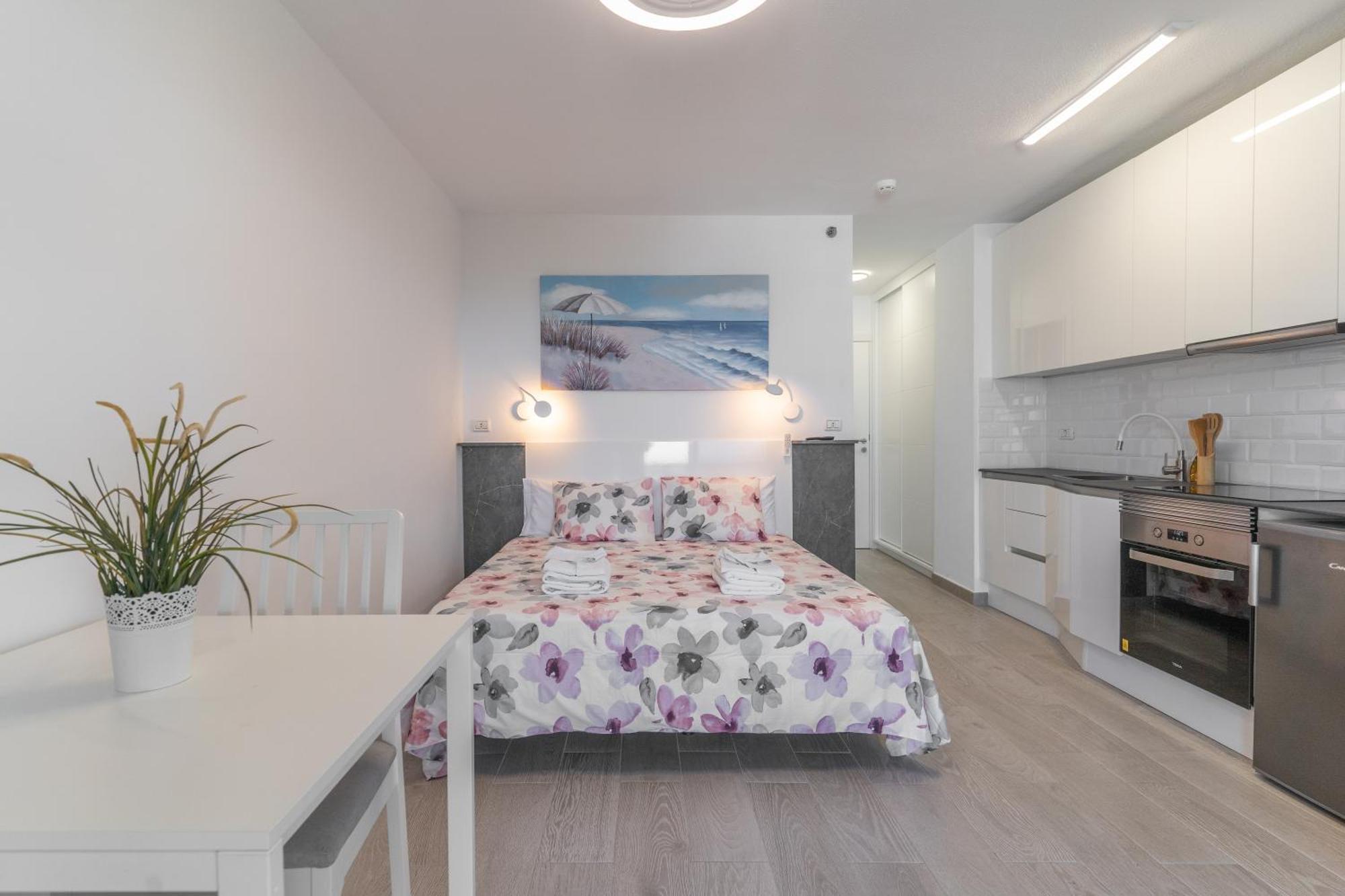 Go2Tenerife Apart'Dida Pool & First Line Of The Sea Los Cristianos  Esterno foto